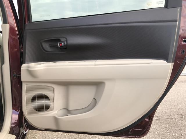 パッソセッテ １．５Ｇ　３列シート７人乗り　ディスチャージヘッドランプ　★３列シート７人乗り★キーフリーシステム★オートエアコン★革巻きステアリング★ビルトインＥＴＣ★ケンウッドＣＤオーディオ★フロントベンチシート（45枚目）