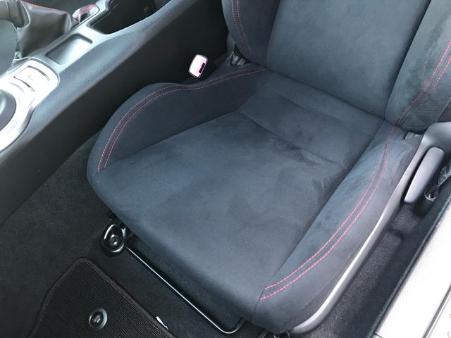 ８６ ＧＴ　パドルシフト６速　トルセンＬＳＤ　コーナーセンサー　★純正ナビＴＶ★Ｂｌｕｅｔｏｏｔｈ★ＥＴＣ【ナビ連動式】★バックモニター★コーナーセンサー付★ＶＳＣ－ＴＲＣ★サイド・カーテンエアバック★革巻きステアリング★パドルシフト【６速】（25枚目）