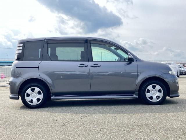 シエンタ Ｘリミテッド　３列シート７人乗り　純正エアロ　ＳＤナビＴＶ　★ＤＶＤ再生付★ＣＤオーディオ★バックガイドモニター★オプションセンターコンソールボックス付★エントリーキーレス★左側パワースライドドア★電動格納式リモコンドアミラー（18枚目）