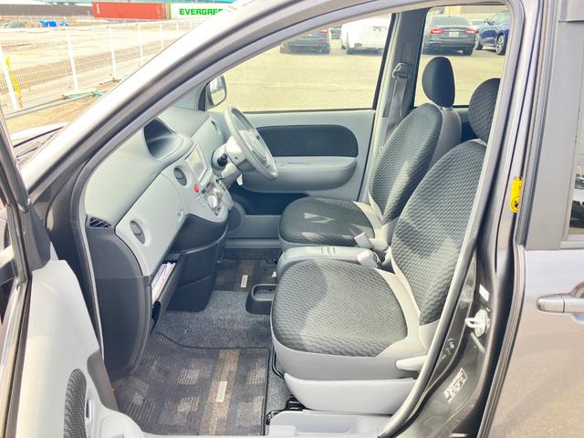 シエンタ Ｘリミテッド　３列シート７人乗り　純正エアロ　ＳＤナビＴＶ　★ＤＶＤ再生付★ＣＤオーディオ★バックガイドモニター★オプションセンターコンソールボックス付★エントリーキーレス★左側パワースライドドア★電動格納式リモコンドアミラー（24枚目）