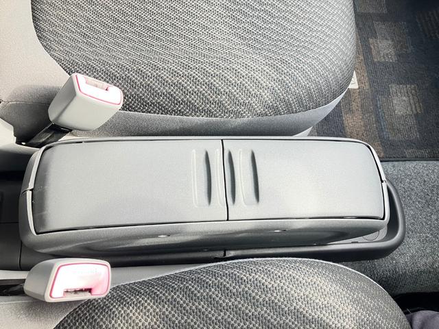 シエンタ Ｘリミテッド　３列シート７人乗り　純正エアロ　ＳＤナビＴＶ　★ＤＶＤ再生付★ＣＤオーディオ★バックガイドモニター★オプションセンターコンソールボックス付★エントリーキーレス★左側パワースライドドア★電動格納式リモコンドアミラー（27枚目）