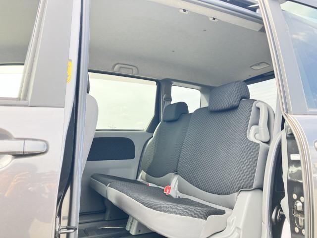 シエンタ Ｘリミテッド　３列シート７人乗り　純正エアロ　ＳＤナビＴＶ　★ＤＶＤ再生付★ＣＤオーディオ★バックガイドモニター★オプションセンターコンソールボックス付★エントリーキーレス★左側パワースライドドア★電動格納式リモコンドアミラー（30枚目）