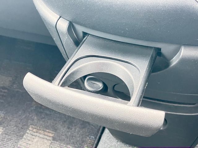 シエンタ Ｘリミテッド　３列シート７人乗り　純正エアロ　ＳＤナビＴＶ　★ＤＶＤ再生付★ＣＤオーディオ★バックガイドモニター★オプションセンターコンソールボックス付★エントリーキーレス★左側パワースライドドア★電動格納式リモコンドアミラー（41枚目）