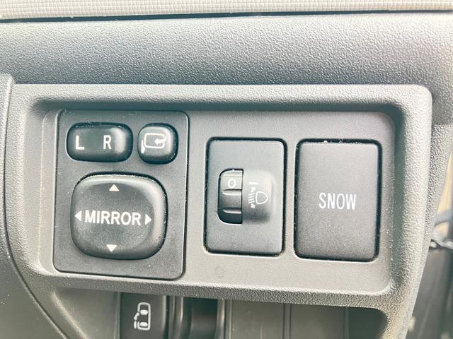 シエンタ Ｘリミテッド　３列シート７人乗り　純正エアロ　ＳＤナビＴＶ　★ＤＶＤ再生付★ＣＤオーディオ★バックガイドモニター★オプションセンターコンソールボックス付★エントリーキーレス★左側パワースライドドア★電動格納式リモコンドアミラー（46枚目）