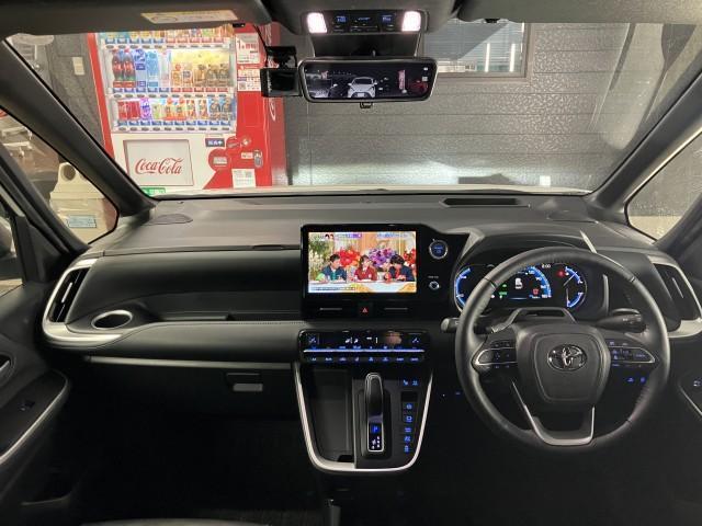 ヴォクシー ハイブリッドS-Z モデリスタエアロ ユニバーサルS ★オプション装備車★モデリスタエアロパーツセットA【フロントスポイラー・サイドスカート(ユニバーサルステップ付車)・リヤスカート】★モデリスタサイドドアガーニッシュ付(9枚目)