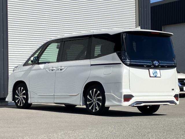 ヴォクシー ハイブリッドS-Z モデリスタエアロ ユニバーサルS ★オプション装備車★モデリスタエアロパーツセットA【フロントスポイラー・サイドスカート(ユニバーサルステップ付車)・リヤスカート】★モデリスタサイドドアガーニッシュ付(15枚目)