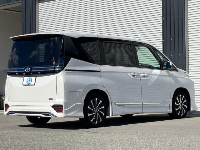 ヴォクシー ハイブリッドS-Z モデリスタエアロ ユニバーサルS ★オプション装備車★モデリスタエアロパーツセットA【フロントスポイラー・サイドスカート(ユニバーサルステップ付車)・リヤスカート】★モデリスタサイドドアガーニッシュ付(17枚目)