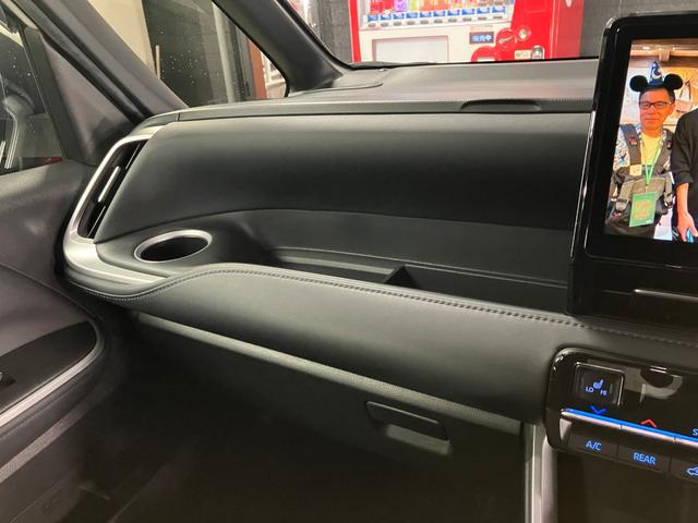 ヴォクシー ハイブリッドS-Z モデリスタエアロ ユニバーサルS ★オプション装備車★モデリスタエアロパーツセットA【フロントスポイラー・サイドスカート(ユニバーサルステップ付車)・リヤスカート】★モデリスタサイドドアガーニッシュ付(46枚目)