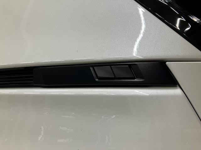 ヴォクシー ハイブリッドS-Z モデリスタエアロ ユニバーサルS ★オプション装備車★モデリスタエアロパーツセットA【フロントスポイラー・サイドスカート(ユニバーサルステップ付車)・リヤスカート】★モデリスタサイドドアガーニッシュ付(61枚目)