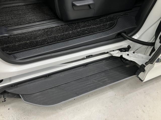 ヴォクシー ハイブリッドS-Z モデリスタエアロ ユニバーサルS ★オプション装備車★モデリスタエアロパーツセットA【フロントスポイラー・サイドスカート(ユニバーサルステップ付車)・リヤスカート】★モデリスタサイドドアガーニッシュ付(67枚目)