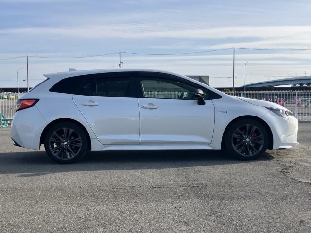 カローラツーリング ハイブリッド　ダブルバイビー　ハンドル＆シート・ヒーター付　★オプション装備車★ホワイトパールクリスタルシャイン・ボディカラー【０７０】★内装シート色・ブラックインテリア★セーフティセンス★ブラインドスポットモニター（18枚目）