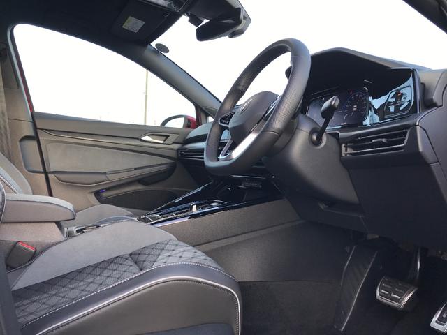 ゴルフヴァリアント TDI Rライン プラチナムエディション 【保証付】 ★車検R8年11月迄★ディーゼルターボ★ダイナミックコーナーライト★ダイナミックライトアシスト★LEDマトリックスヘッドライト★ヘッドアップディスプレイ★LEDテールランプ★SSDナビTV(21枚目)