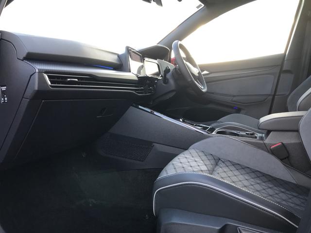 ゴルフヴァリアント TDI Rライン プラチナムエディション 【保証付】 ★車検R8年11月迄★ディーゼルターボ★ダイナミックコーナーライト★ダイナミックライトアシスト★LEDマトリックスヘッドライト★ヘッドアップディスプレイ★LEDテールランプ★SSDナビTV(23枚目)