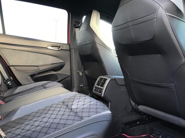 ゴルフヴァリアント TDI Rライン プラチナムエディション 【保証付】 ★車検R8年11月迄★ディーゼルターボ★ダイナミックコーナーライト★ダイナミックライトアシスト★LEDマトリックスヘッドライト★ヘッドアップディスプレイ★LEDテールランプ★SSDナビTV(27枚目)