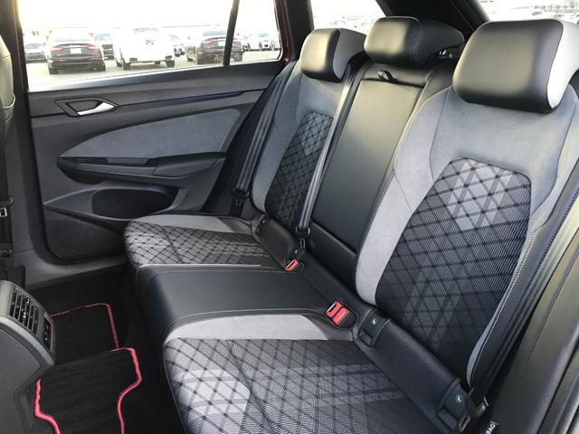 ゴルフヴァリアント TDI Rライン プラチナムエディション 【保証付】 ★車検R8年11月迄★ディーゼルターボ★ダイナミックコーナーライト★ダイナミックライトアシスト★LEDマトリックスヘッドライト★ヘッドアップディスプレイ★LEDテールランプ★SSDナビTV(28枚目)