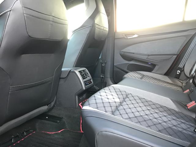 ゴルフヴァリアント TDI Rライン プラチナムエディション 【保証付】 ★車検R8年11月迄★ディーゼルターボ★ダイナミックコーナーライト★ダイナミックライトアシスト★LEDマトリックスヘッドライト★ヘッドアップディスプレイ★LEDテールランプ★SSDナビTV(29枚目)