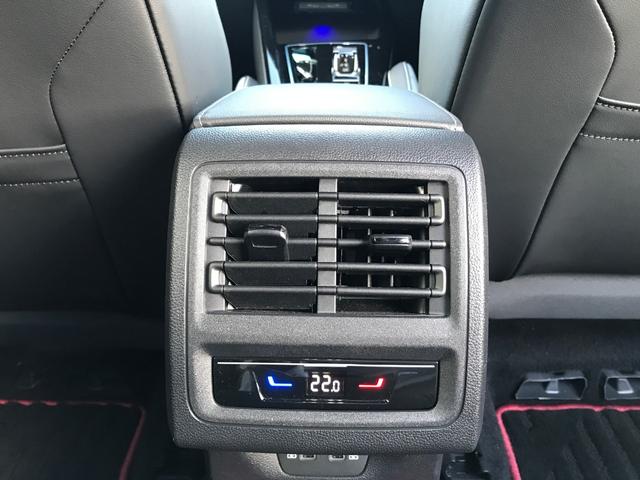 ゴルフヴァリアント TDI Rライン プラチナムエディション 【保証付】 ★車検R8年11月迄★ディーゼルターボ★ダイナミックコーナーライト★ダイナミックライトアシスト★LEDマトリックスヘッドライト★ヘッドアップディスプレイ★LEDテールランプ★SSDナビTV(30枚目)