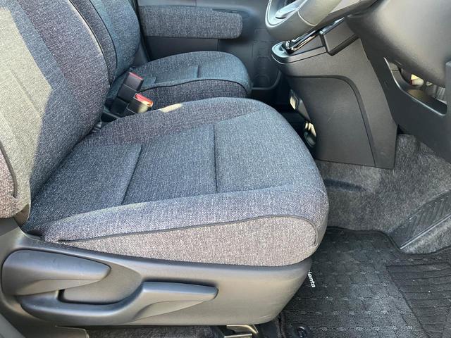 シエンタ ハイブリッドZ 両側パワースライドドア 3列シート7人乗り ★両側パワースライドドア★純正10.5インチフルセグナビ★レーダークルーズコントロール★パノラミックビューモニター★Bi-Beam LEDヘッドランプ(24枚目)