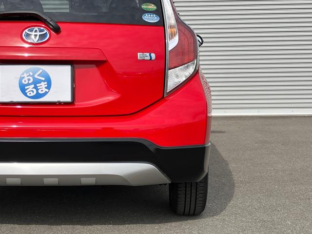 アクア Ｘ－アーバン　ソリッド　　特別仕様車　★特別仕様車【ブラックフロントグリル・バンパースポイラー・ルーフモール・専用１６インチＡＷ】★スペアタイヤ【応急用】★セーフティセンス★トヨタＳＤナビＴＶ★ＤＶＤ再生付（64枚目）