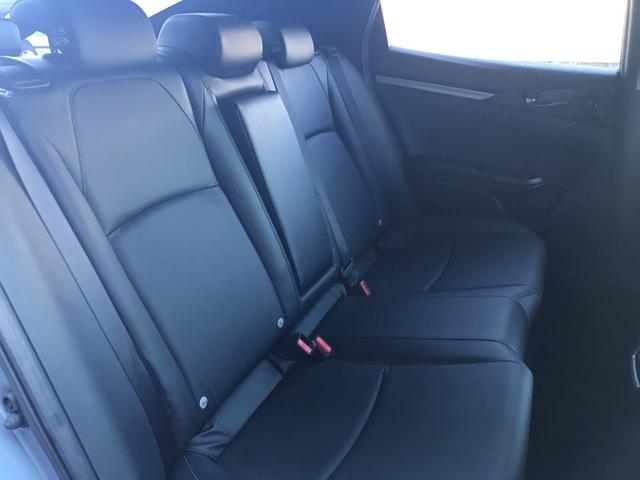 シビック ハッチバック ホンダセンシング トップロードサンルーフ ★トップロードサンルーフ【チルドアップ機能】★レザーインテリア★ホンダインターナビTV★DVD再生★Bluetooth★ETC2.0【ナビ連動式】★USBジャック★バックモニター(30枚目)