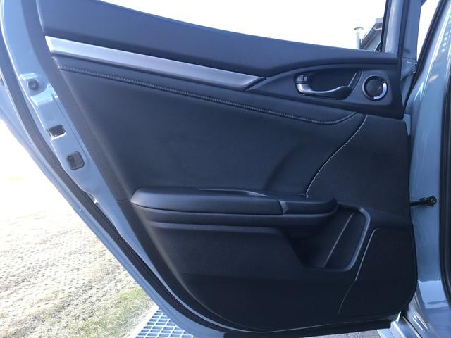 シビック ハッチバック ホンダセンシング トップロードサンルーフ ★トップロードサンルーフ【チルドアップ機能】★レザーインテリア★ホンダインターナビTV★DVD再生★Bluetooth★ETC2.0【ナビ連動式】★USBジャック★バックモニター(51枚目)