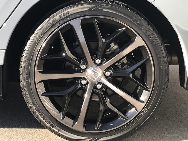 シビック ハッチバック ホンダセンシング トップロードサンルーフ ★トップロードサンルーフ【チルドアップ機能】★レザーインテリア★ホンダインターナビTV★DVD再生★Bluetooth★ETC2.0【ナビ連動式】★USBジャック★バックモニター(70枚目)