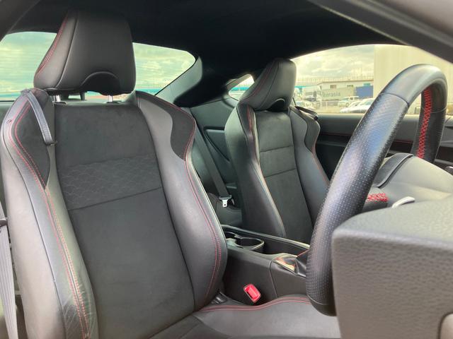 ８６ ＧＴリミテッド　　ＲＡＹＳ１８インチＡＷ　★純正ＳＤナビＴＶ★Ｂｌｕｅｔｏｏｔｈ★ＥＴＣ【ナビ連動式】★バックモニター★ＶＳＣ－ＴＲＣ★サイド・カーテンエアバック★革巻きステアリング★パドルシフト【６速】★クルーズコントロール★（8枚目）