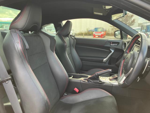 ８６ ＧＴリミテッド　　ＲＡＹＳ１８インチＡＷ　★純正ＳＤナビＴＶ★Ｂｌｕｅｔｏｏｔｈ★ＥＴＣ【ナビ連動式】★バックモニター★ＶＳＣ－ＴＲＣ★サイド・カーテンエアバック★革巻きステアリング★パドルシフト【６速】★クルーズコントロール★（23枚目）
