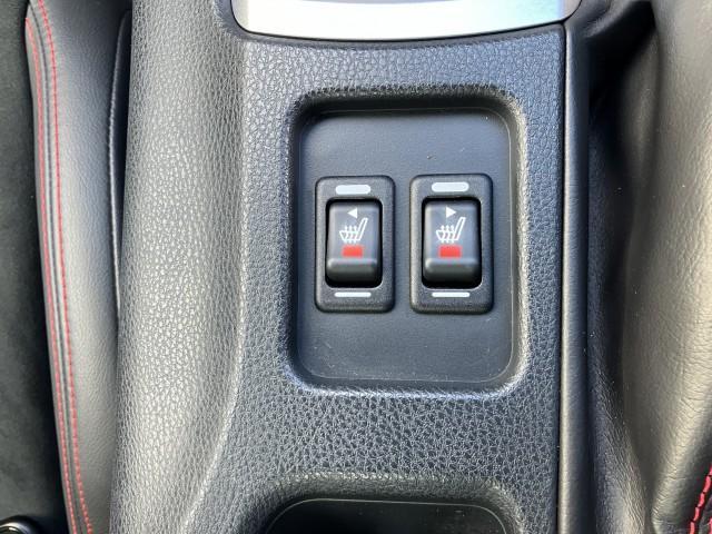 ８６ ＧＴリミテッド　　ＲＡＹＳ１８インチＡＷ　★純正ＳＤナビＴＶ★Ｂｌｕｅｔｏｏｔｈ★ＥＴＣ【ナビ連動式】★バックモニター★ＶＳＣ－ＴＲＣ★サイド・カーテンエアバック★革巻きステアリング★パドルシフト【６速】★クルーズコントロール★（30枚目）