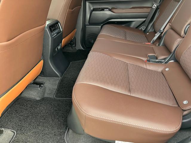 ランドクルーザー250 VXファーストエディション モデリスタPKG ★オプション装備車★モデリスタパッケージ【フロントバンパーガード・フロントアンダーカバー・リヤバンパーガーニッシュ】★モデリスタオーバーフェンダー付★モデリスタリヤバンパーステップガード付(33枚目)