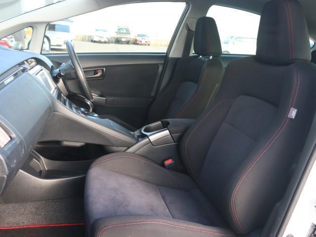 プリウス Sツーリングセレクション・G’s 専用18AW ★純正SDナビTV★Blue tooth★ビルトインETC★バックガイドモニター★G’s専用革巻きステアリングスイッチ付★G’s専用スポーツシート★スマートキー・プッシュスタート(22枚目)