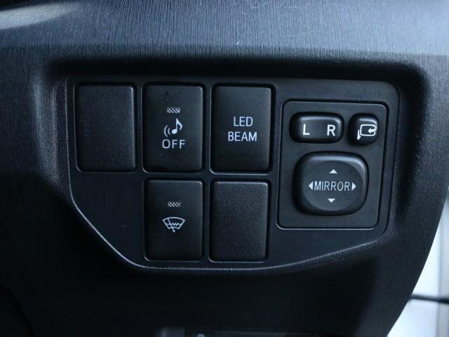 プリウス Sツーリングセレクション・G’s 専用18AW ★純正SDナビTV★Blue tooth★ビルトインETC★バックガイドモニター★G’s専用革巻きステアリングスイッチ付★G’s専用スポーツシート★スマートキー・プッシュスタート(43枚目)