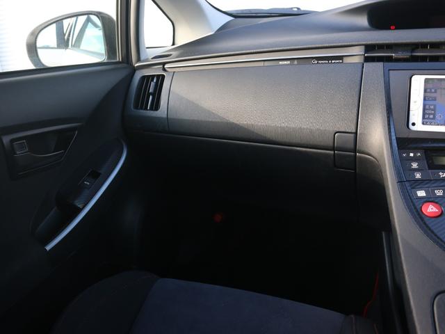 プリウス Sツーリングセレクション・G’s 専用18AW ★純正SDナビTV★Blue tooth★ビルトインETC★バックガイドモニター★G’s専用革巻きステアリングスイッチ付★G’s専用スポーツシート★スマートキー・プッシュスタート(46枚目)