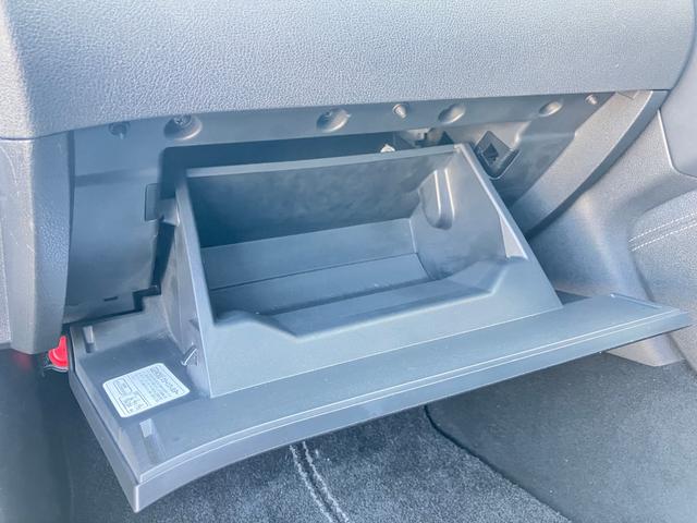 フェアレディZ ベースグレード カーウィングスHDDナビゲーション/フルセグTV/バックモニター/キセノンヘッドライト/Buluetoothオーディオ/CD・DVD再生可/ビルトインETC/インテリジェントキー(44枚目)