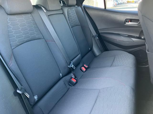 カローラスポーツ Ｇ　Ｚ　セーフティセンス　ＢＳＭ　寒冷地仕様　★オプション装備★寒冷地仕様【ウインドシールドデアイサー・リヤヒーターダクト・ＰＴＣヒーター★リモートスターター【エンジンスタート】★ＴＲＤパーツ取付（27枚目）