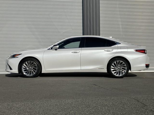 ＥＳ ＥＳ３００ｈ　バージョンＬ　マークレビンソン　★オプション装備車★デジタルインナーミラー★マークレビンソンプレミアムサラウンドサウンドシステム★オプション有り★メーカー１２．３インチワイドディスプレイ（15枚目）