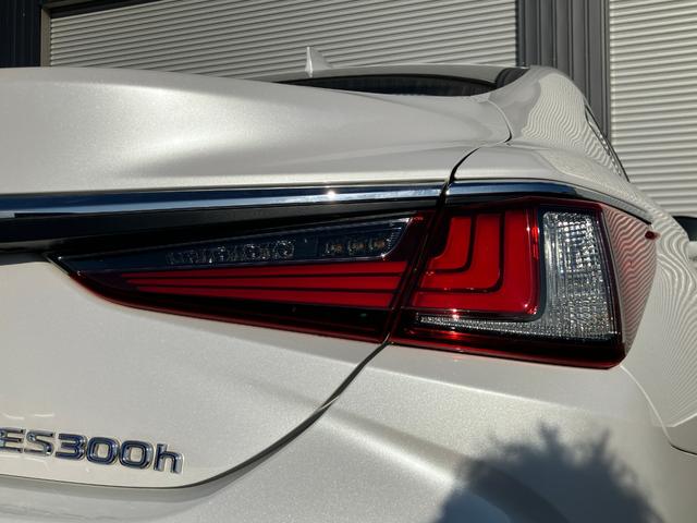 ＥＳ ＥＳ３００ｈ　バージョンＬ　マークレビンソン　★オプション装備車★デジタルインナーミラー★マークレビンソンプレミアムサラウンドサウンドシステム★オプション有り★メーカー１２．３インチワイドディスプレイ（71枚目）