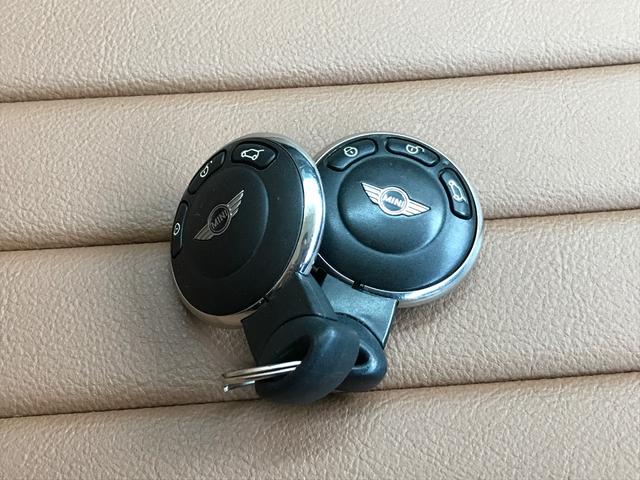 ＭＩＮＩ ワン　【保証付】アイスブルー　シートカバー付き　ＥＴＣ　★ボディ色【アイスブルー】★社外シートカバー★純正ＣＤプレーヤー★プッシュスタート★ＥＴＣ★前後ドライブレコーダー★純正１５インチアルミホイール★フロントフォグランプ付き（39枚目）