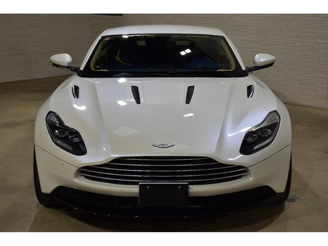 ＤＢ１１ ローンチエディション　世界１０００台限定車　スペシャルＡＭＬカラー　ドュオトーンインテリア　コントラストステッチ　ネクサスキルティングシート　レザールーフライニング　メモリ付パワーシート　イエローブレーキキャリパー（46枚目）