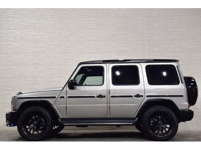 Gクラス G400d マヌファクトゥーアエディション 純正G63 22AW ブラバス製Fスポイラー G63仕様フロントバンパー ぱなめりかブラックラッピング 電動サイドステップ ガラススライディングルーフ ブルメスター ブラック&グレーレザーシート(8枚目)