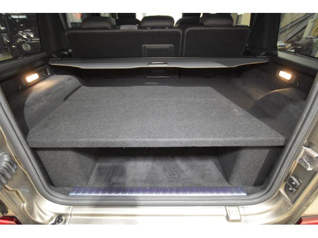 Gクラス G400d マヌファクトゥーアエディション 純正G63 22AW ブラバス製Fスポイラー G63仕様フロントバンパー ぱなめりかブラックラッピング 電動サイドステップ ガラススライディングルーフ ブルメスター ブラック&グレーレザーシート(22枚目)