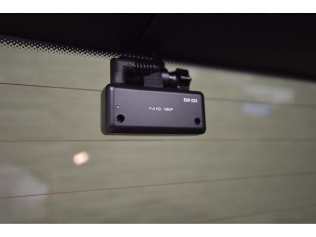 Gクラス G400d マヌファクトゥーアエディション 純正G63 22AW ブラバス製Fスポイラー G63仕様フロントバンパー ぱなめりかブラックラッピング 電動サイドステップ ガラススライディングルーフ ブルメスター ブラック&グレーレザーシート(26枚目)