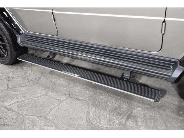Gクラス G400d マヌファクトゥーアエディション 純正G63 22AW ブラバス製Fスポイラー G63仕様フロントバンパー ぱなめりかブラックラッピング 電動サイドステップ ガラススライディングルーフ ブルメスター ブラック&グレーレザーシート(45枚目)