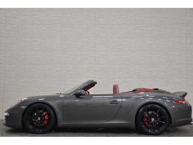 911 911カレラS カブリオレ スポーツデザインスポイラー スポクロPKG スポエキ スポーツデザインステアリングホイール BOSE クルーズコントロール リアパークアシスト シートヒーター カラークレストセンターキャップ 赤革(8枚目)