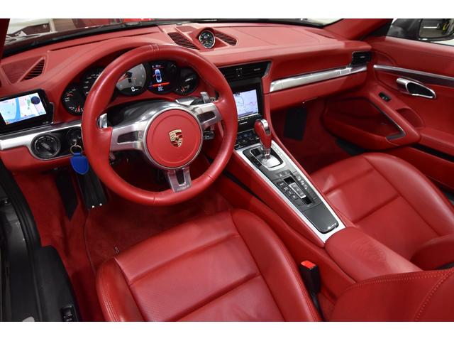 911 911カレラS カブリオレ スポーツデザインスポイラー スポクロPKG スポエキ スポーツデザインステアリングホイール BOSE クルーズコントロール リアパークアシスト シートヒーター カラークレストセンターキャップ 赤革(16枚目)