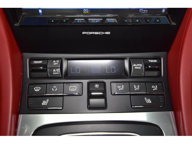 911 911カレラS カブリオレ スポーツデザインスポイラー スポクロPKG スポエキ スポーツデザインステアリングホイール BOSE クルーズコントロール リアパークアシスト シートヒーター カラークレストセンターキャップ 赤革(29枚目)