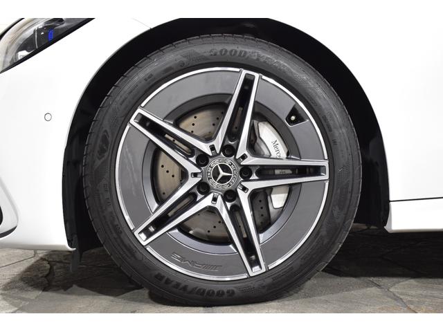 Cクラスステーションワゴン C200ステーションワゴンアバンギャルドAMGライP パノラミックスライディングルーフ ベーシックPKG レザーエクスクルーシブPKG ブラウン&ブラック革シート 前後ベンツドラレコ 純正フロアマット 純正18AW シートヒーター アンビエイトライト(11枚目)