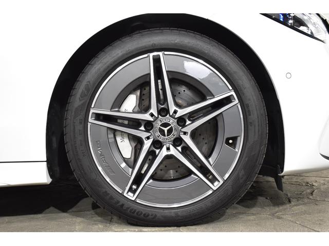 Cクラスステーションワゴン C200ステーションワゴンアバンギャルドAMGライP パノラミックスライディングルーフ ベーシックPKG レザーエクスクルーシブPKG ブラウン&ブラック革シート 前後ベンツドラレコ 純正フロアマット 純正18AW シートヒーター アンビエイトライト(13枚目)
