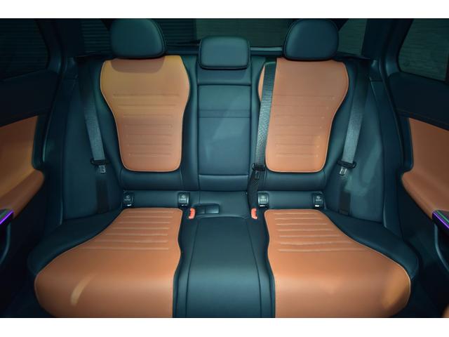 Cクラスステーションワゴン C200ステーションワゴンアバンギャルドAMGライP パノラミックスライディングルーフ ベーシックPKG レザーエクスクルーシブPKG ブラウン&ブラック革シート 前後ベンツドラレコ 純正フロアマット 純正18AW シートヒーター アンビエイトライト(21枚目)