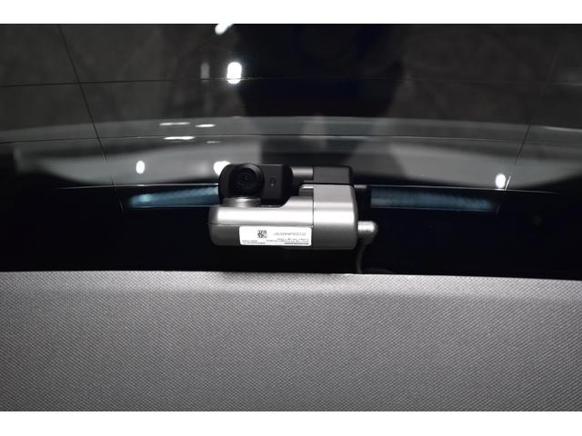 Cクラスステーションワゴン C200ステーションワゴンアバンギャルドAMGライP パノラミックスライディングルーフ ベーシックPKG レザーエクスクルーシブPKG ブラウン&ブラック革シート 前後ベンツドラレコ 純正フロアマット 純正18AW シートヒーター アンビエイトライト(26枚目)